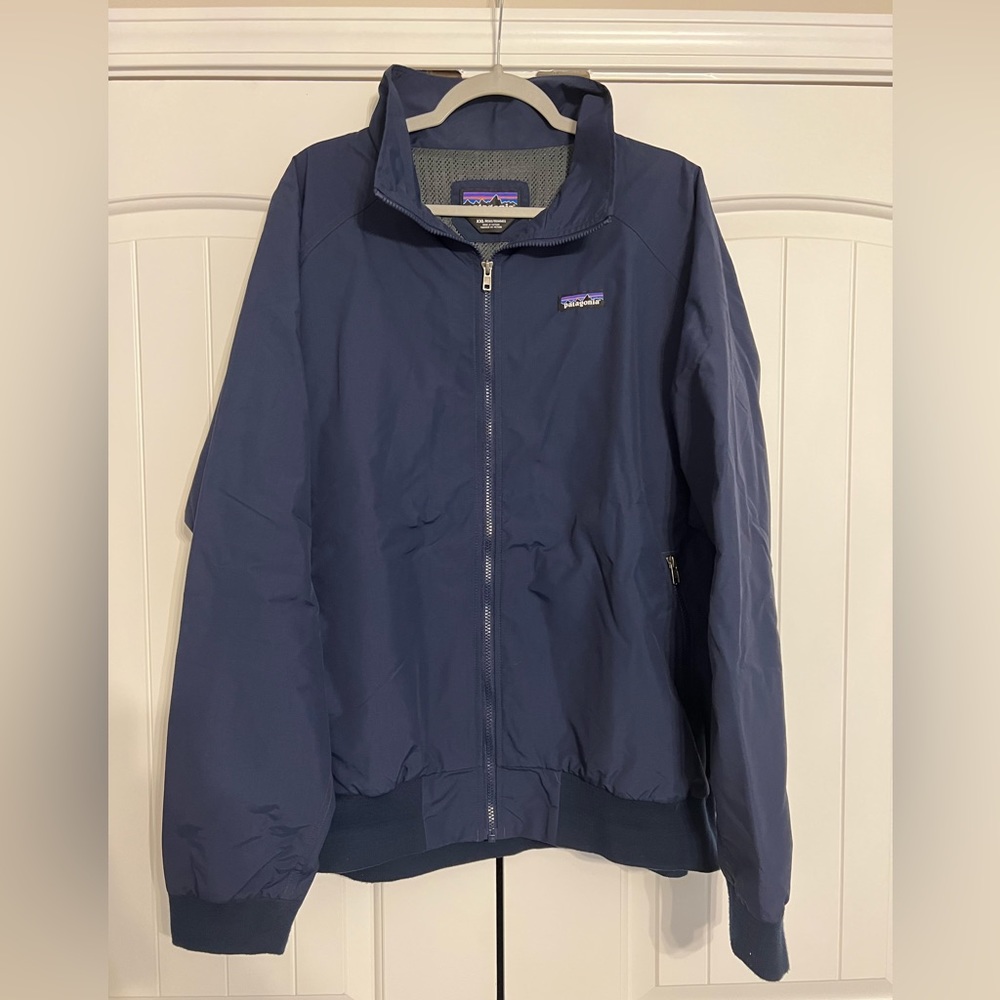 Men’s Navy Patagonia Jacket - mesh lined - Size XXL